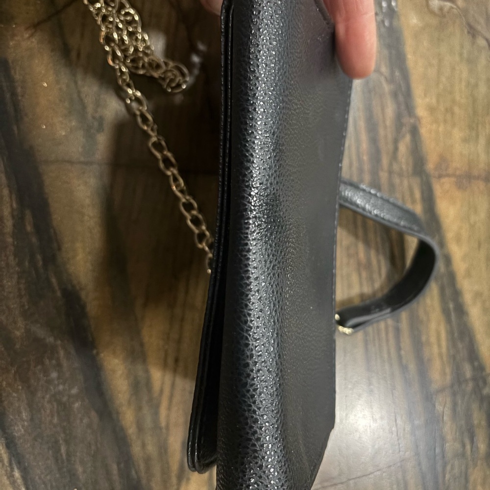 LG Black Crossbody Bag with Gold Chain - Picture 5 of 10